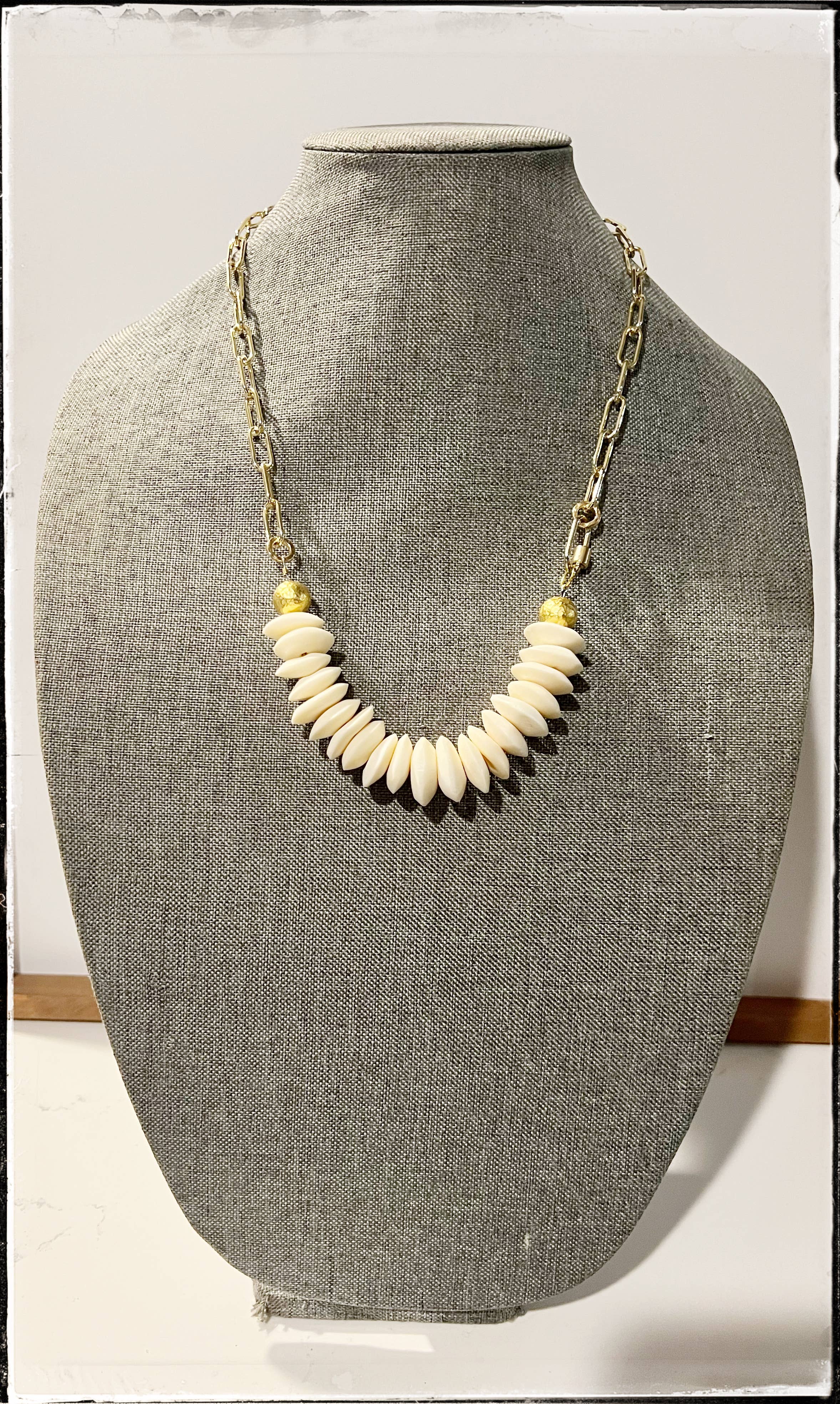 GENTRY BY JENNA | AFRICAN BONE BEAD PAPERCLIP CHAIN NECKLACE