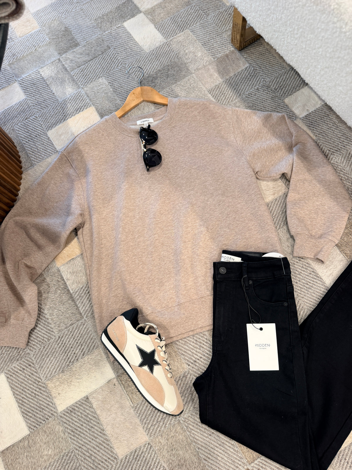 Z SUPPLY | CLASSIC BOYFRIEND SWEATSHIRT IN HEATHER ASH