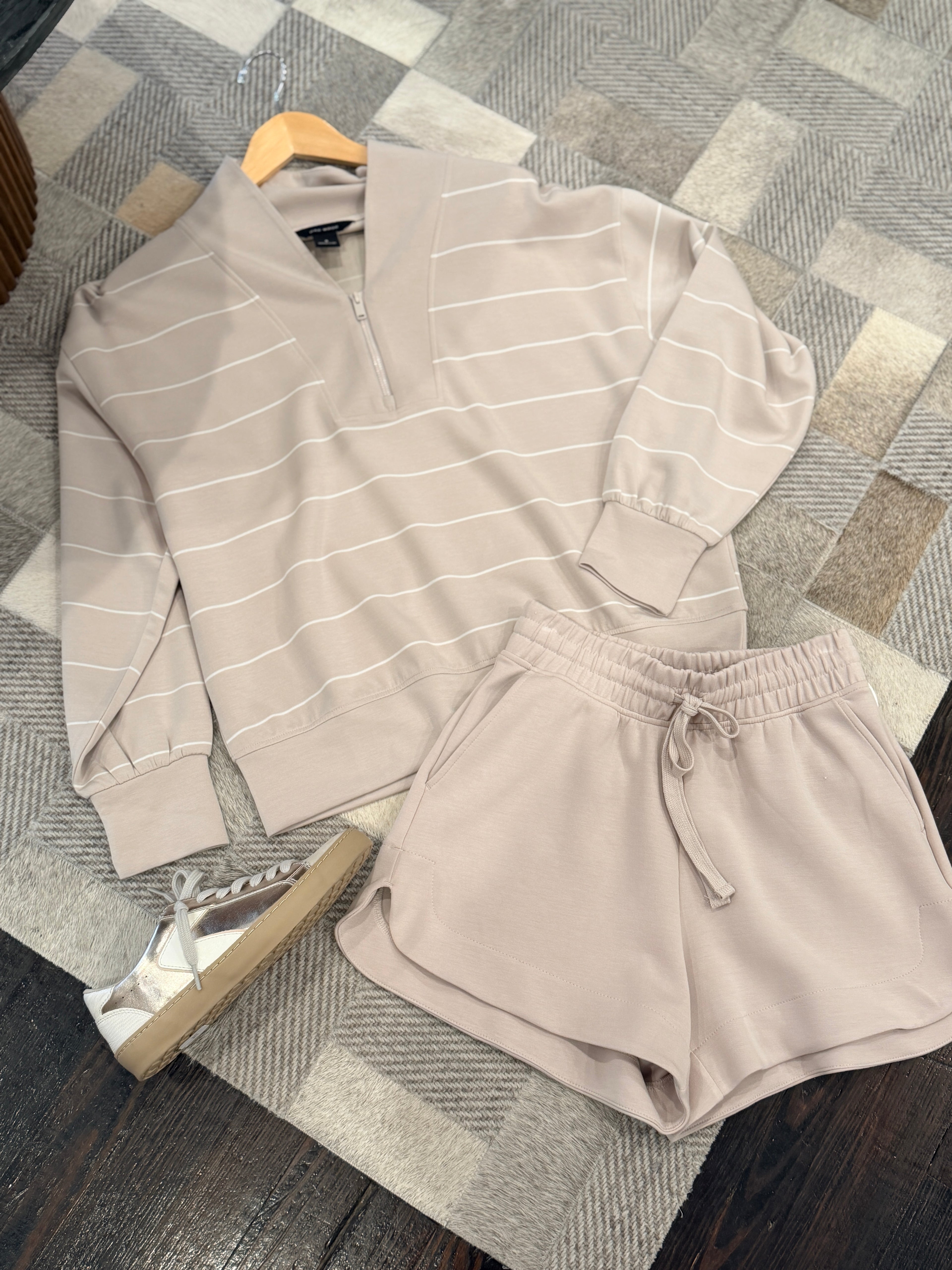 THE HAMPTON STRIPE DRAWSTRING SHORT