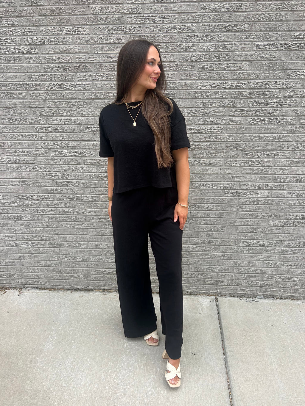 Z SUPPLY | SWAY TEXTURED CROPPED TEE IN BLACK