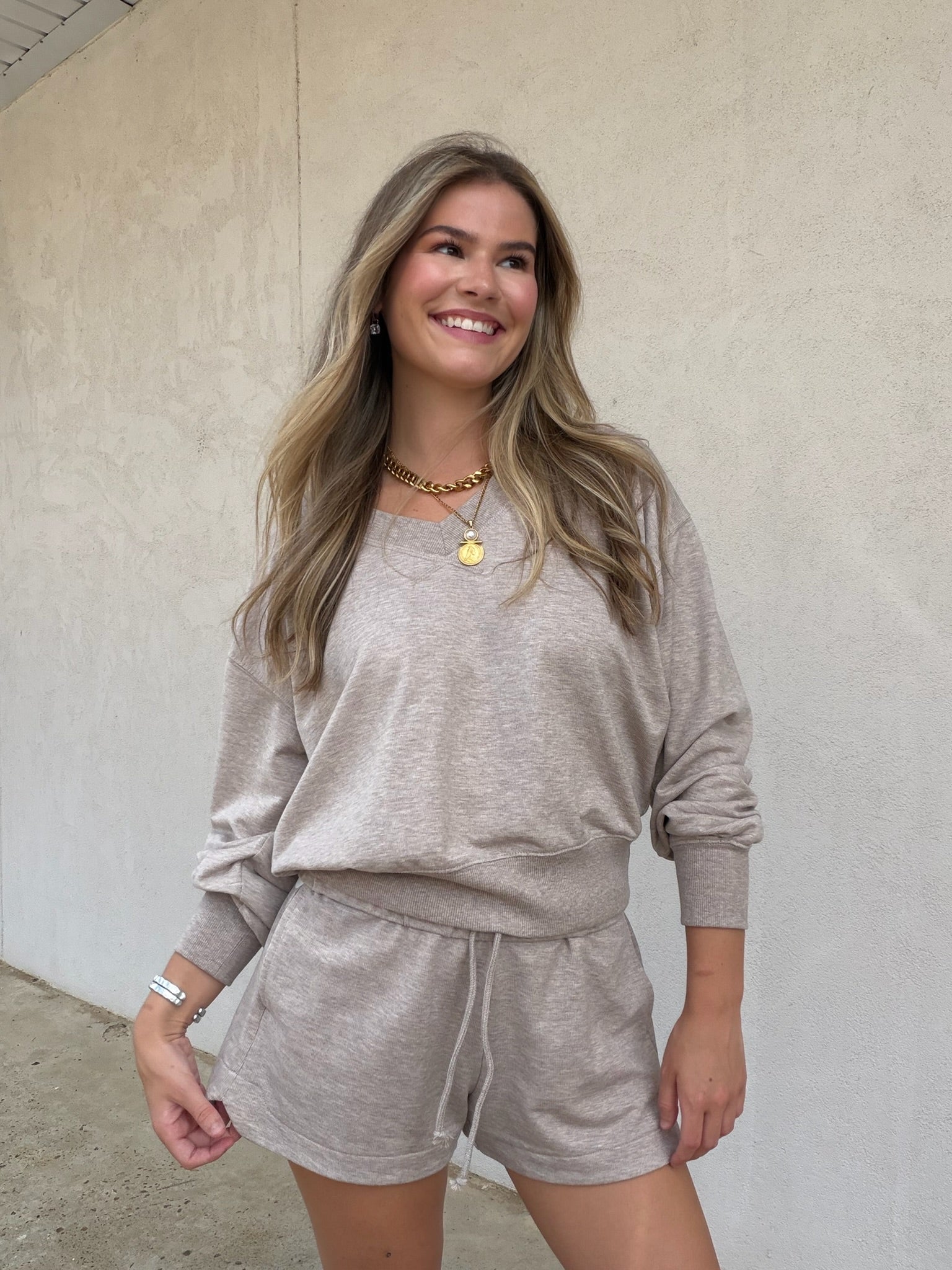Z SUPPLY | THE EVERYDAY V-NECK IN HEATHER ASH