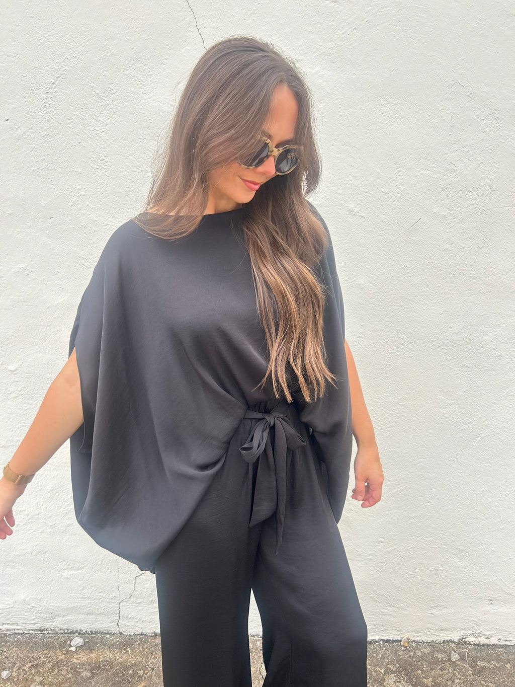 EFFORTLESS DRAPE BLOUSE IN BLACK