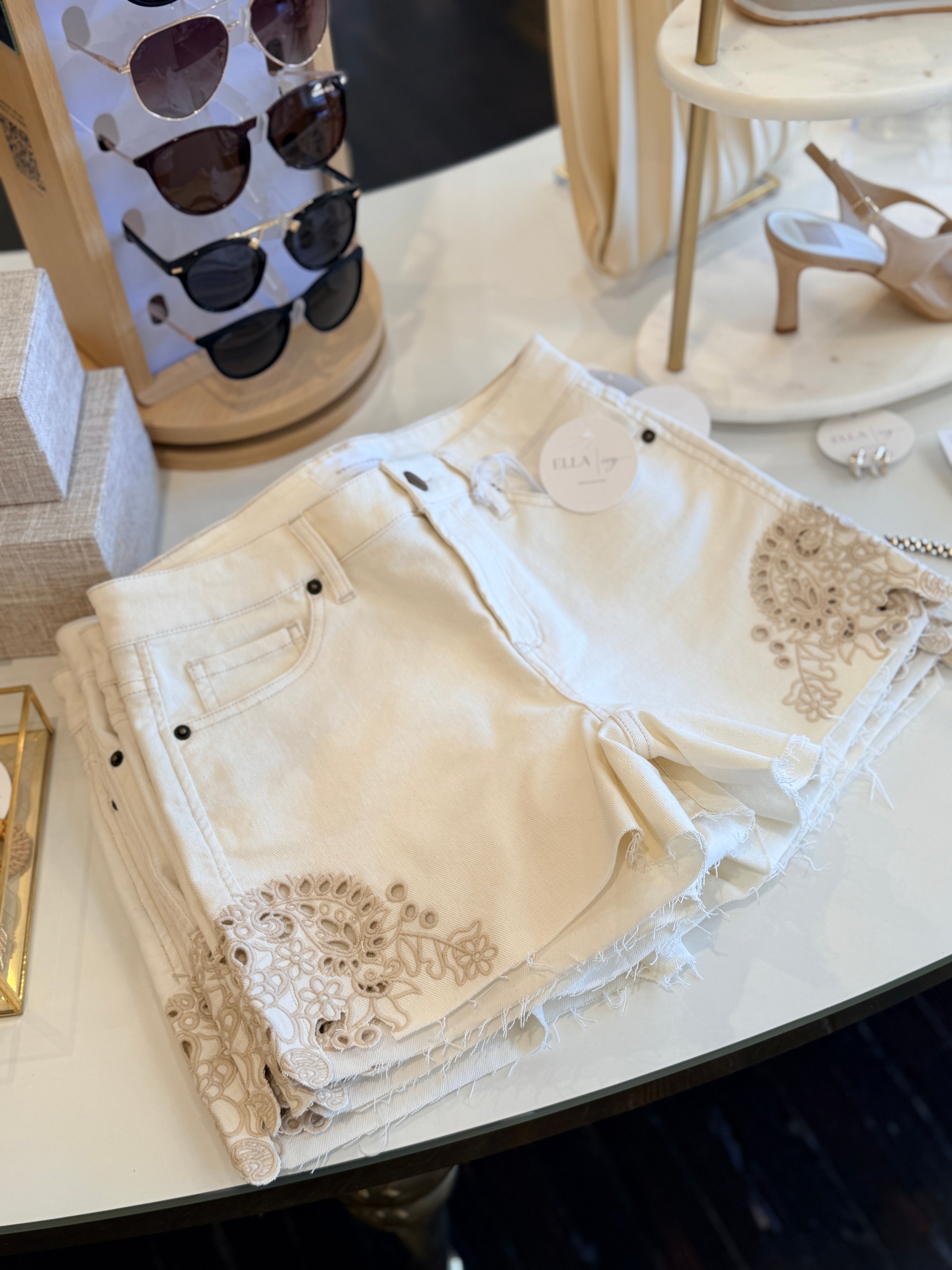 DEAR JOHN | GIGI SHORT IN WHEAT