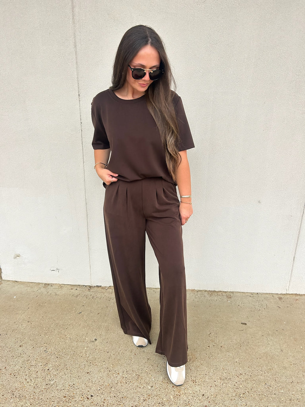 ELLE GREY | EVERYDAY SOFT CREW TEE IN COFFEE BROWN