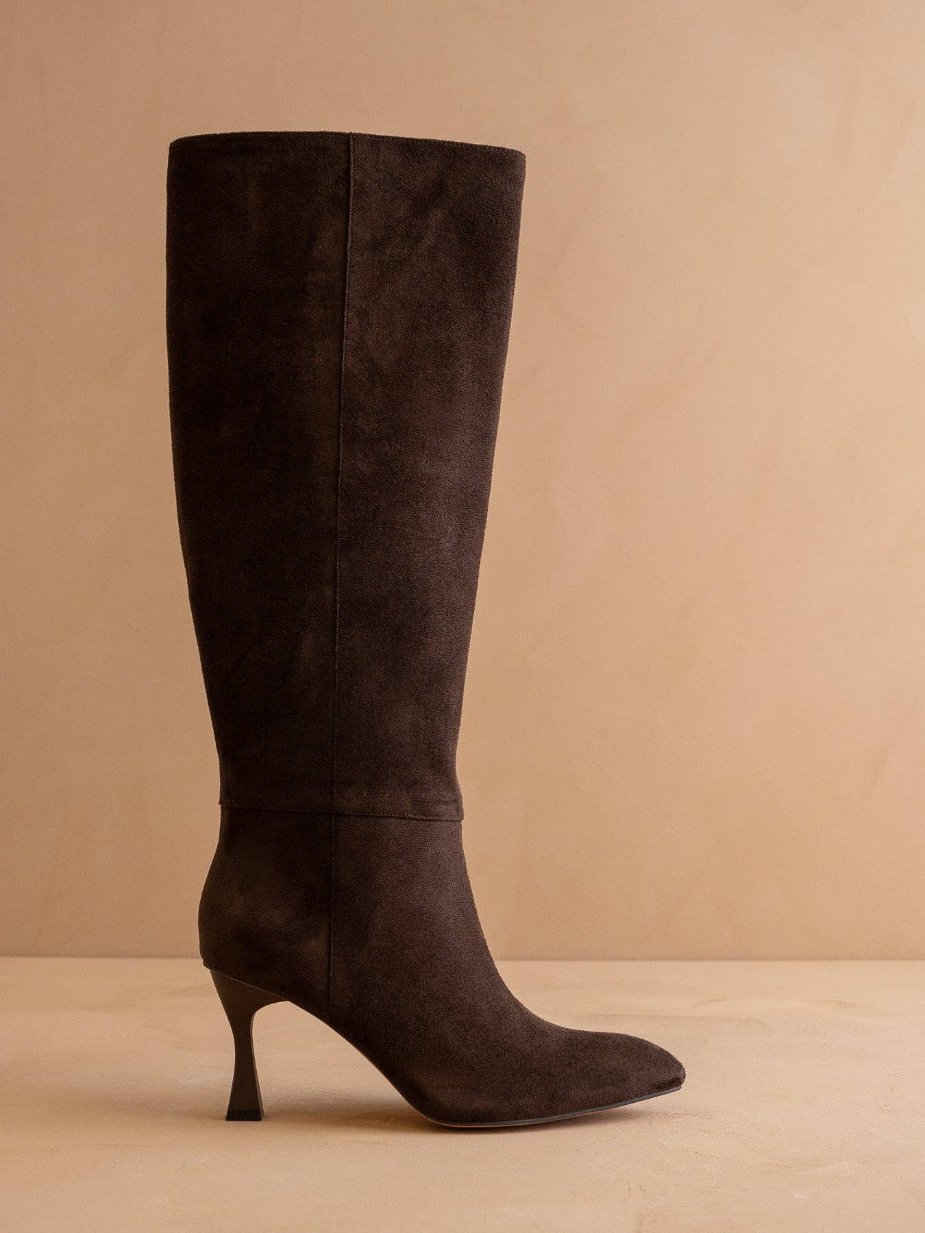 THE LEXINGTON SUEDE BOOT IN COFFEE
