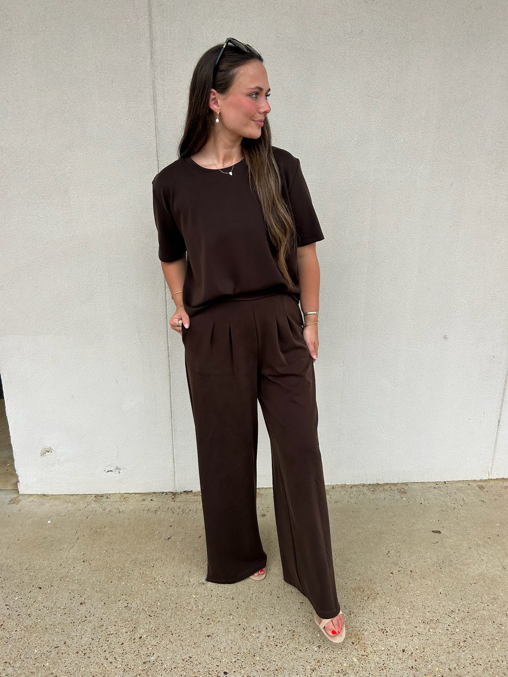 ELLE GREY | EVERYDAY SOFT CREW TEE IN COFFEE BROWN