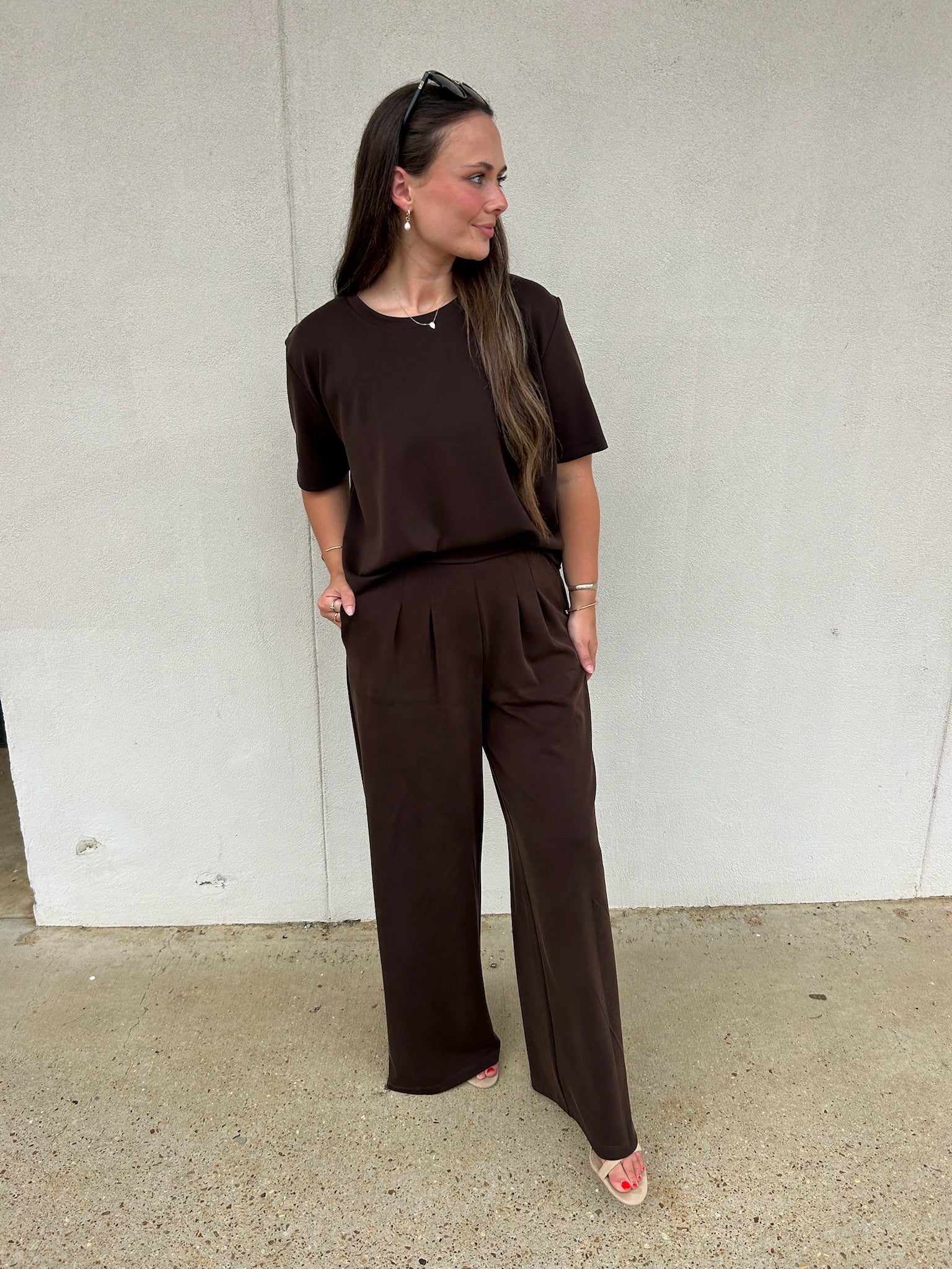ELLE GREY | EVERYDAY SOFT CREW TEE IN COFFEE BROWN