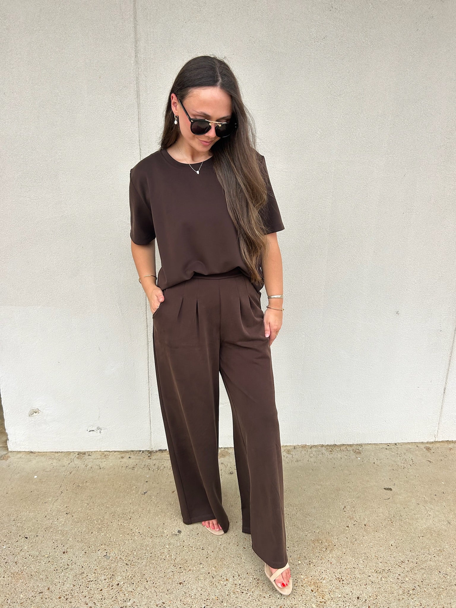 ELLE GREY | EVERYDAY SOFT CREW TEE IN COFFEE BROWN
