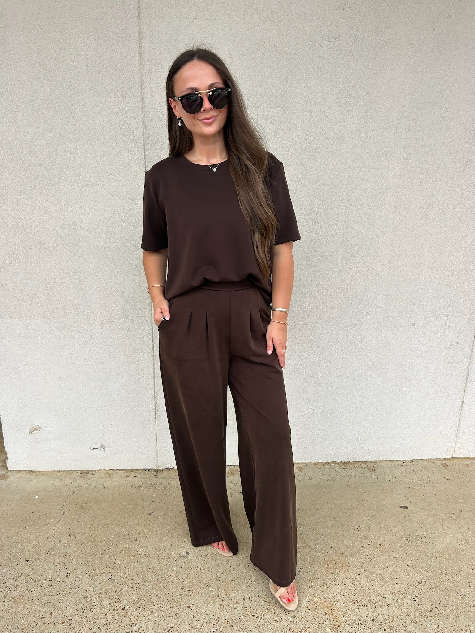 ELLE GREY | EVERYDAY SOFT CREW TEE IN COFFEE BROWN