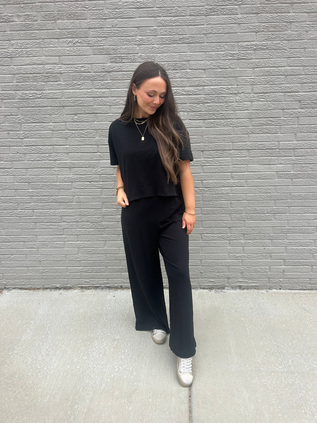 Z SUPPLY | SWAY TEXTURED CROPPED TEE IN BLACK