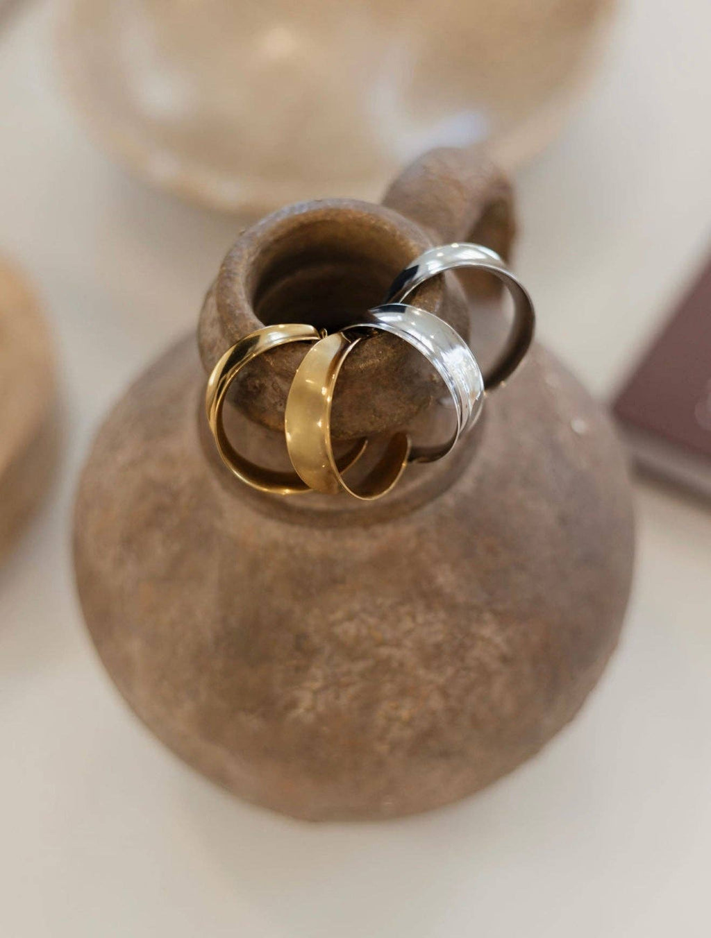 CHANSUTT PEARLS | HARLOW HOOPS: GOLD