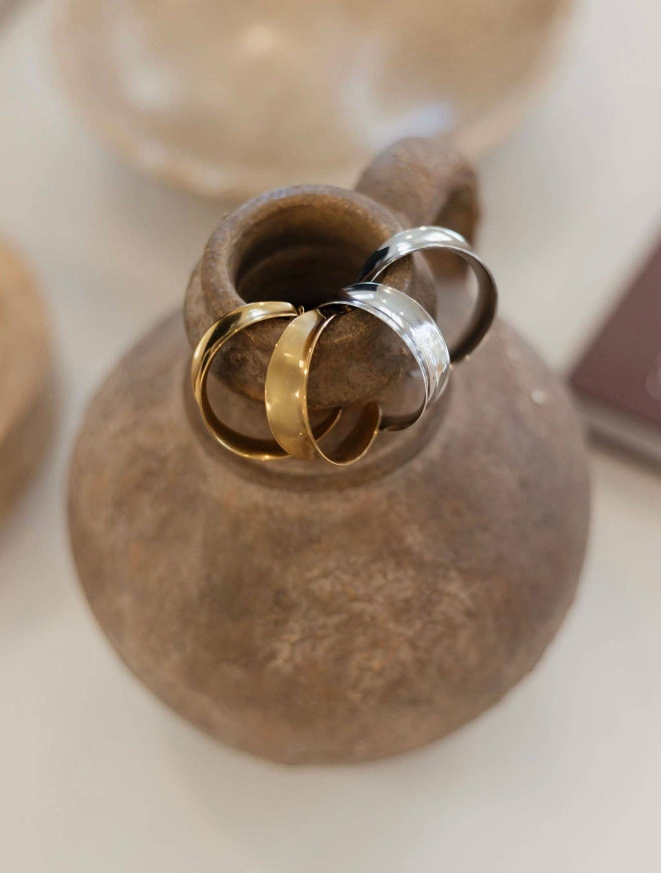 CHANSUTT PEARLS | HARLOW HOOPS: GOLD