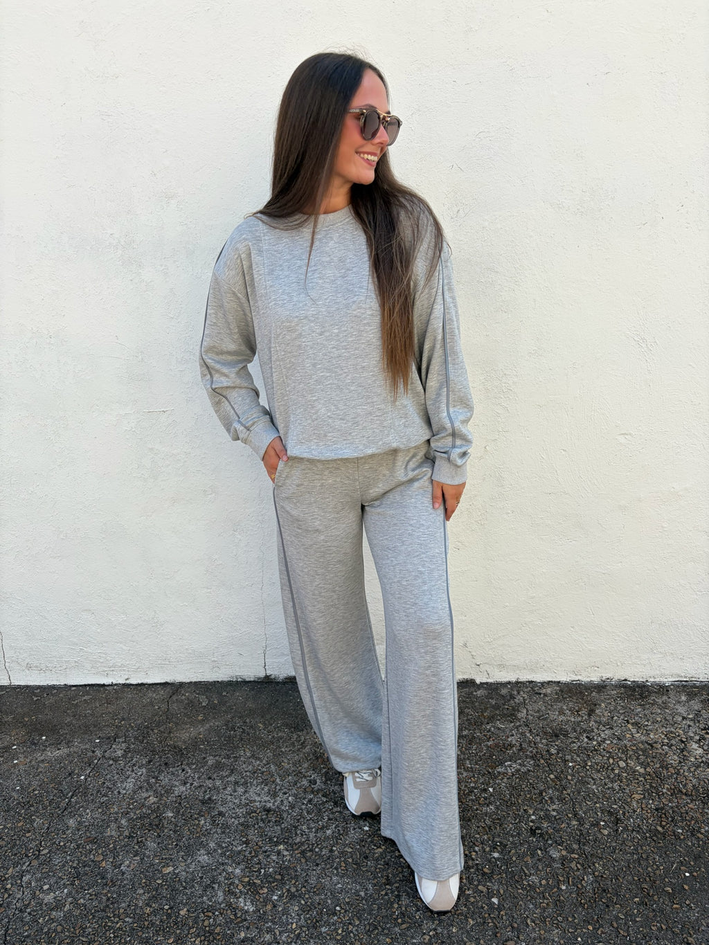 THE PORTER CONTRAST SEAM SWEATSHIRT