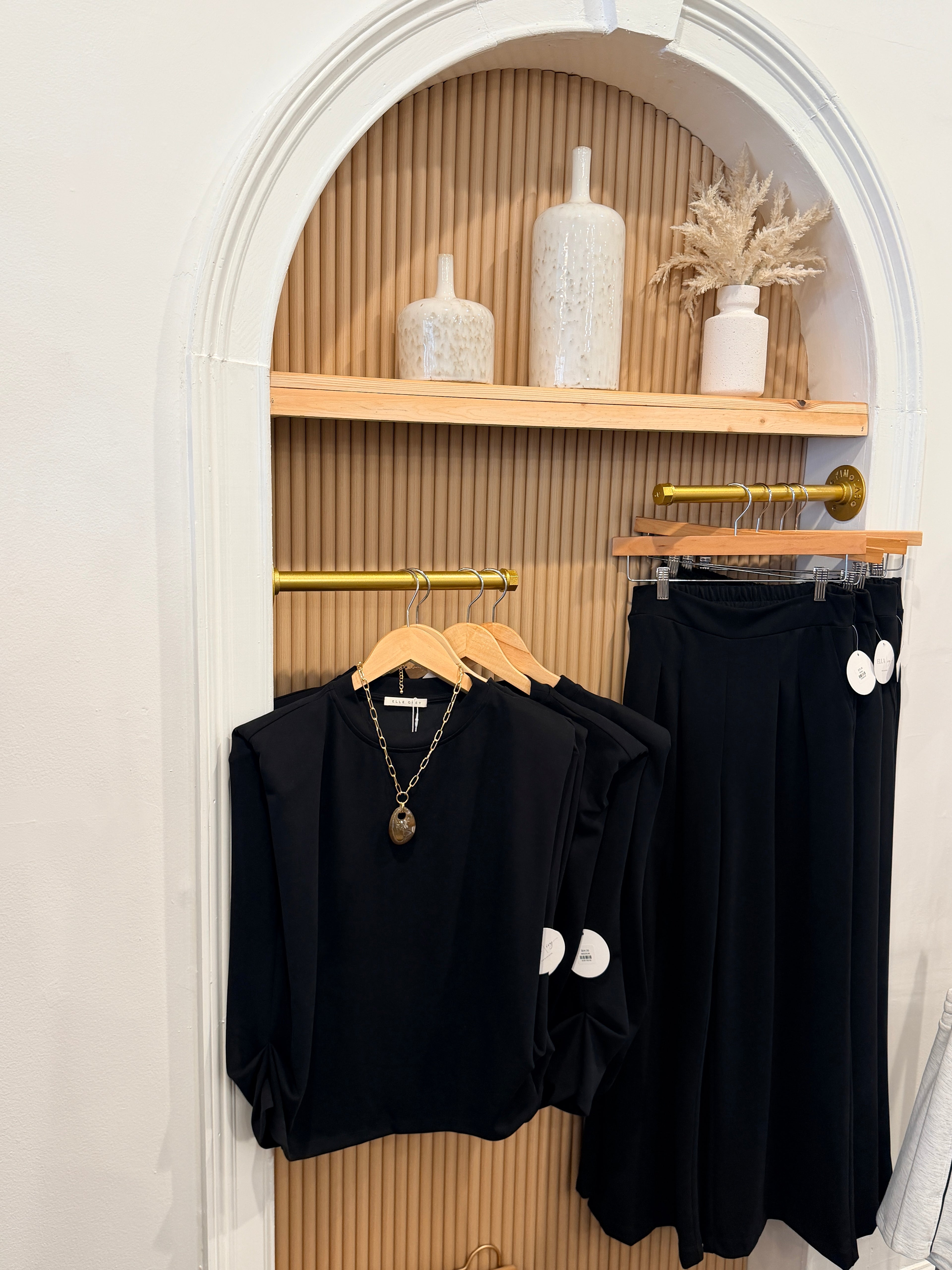 THE MODERN SHAPE RUCHED TOP