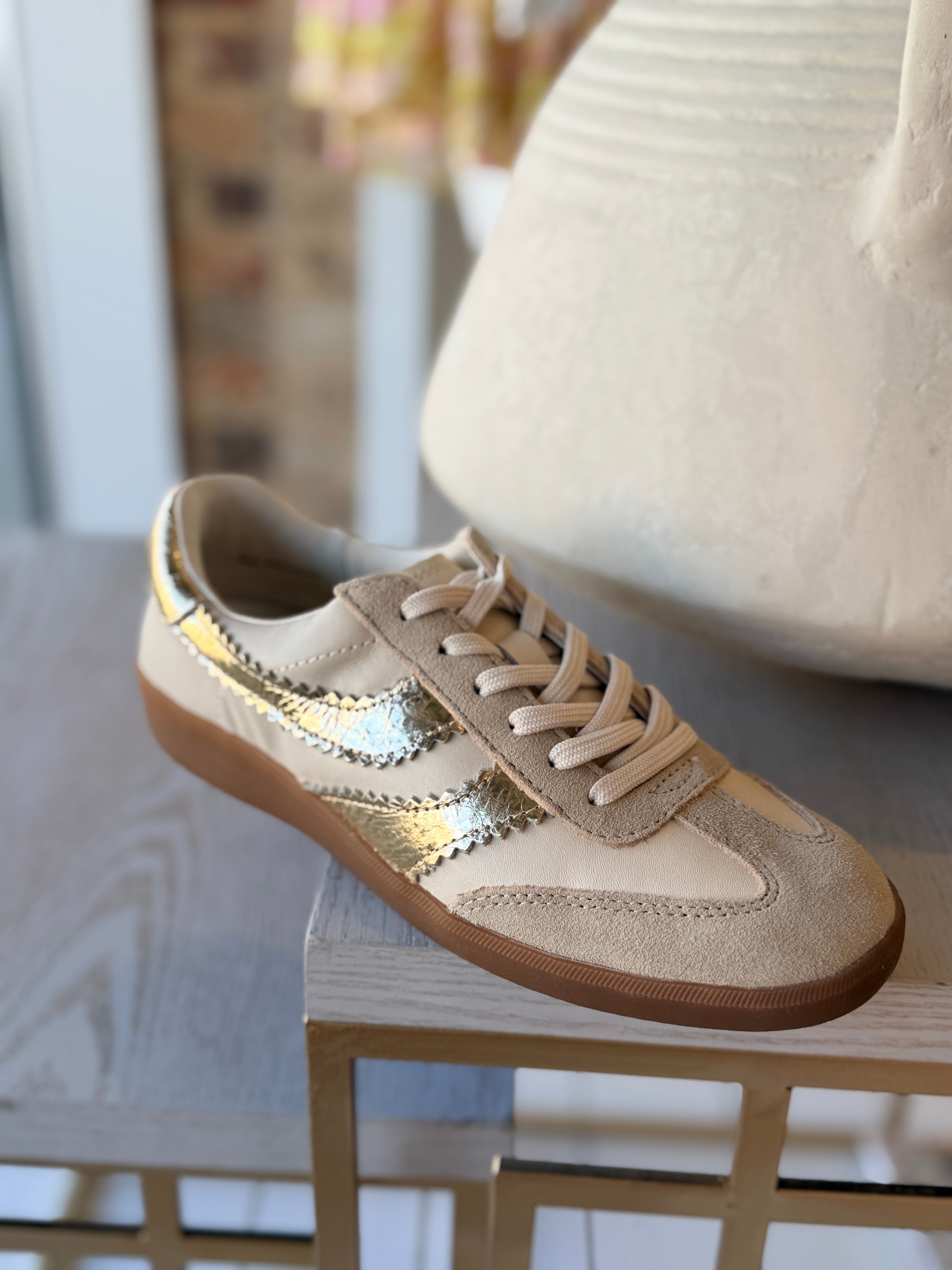 DOLCE VITA | MERIT WHITE/GOLD SNEAKER