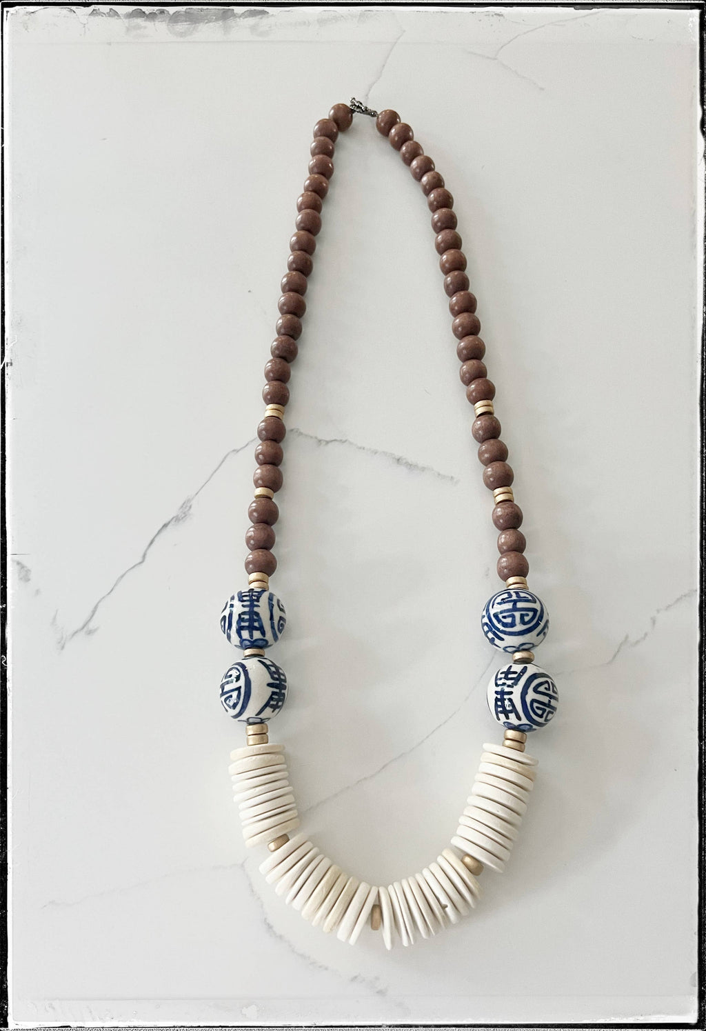 GENTRY BY JENNA | BLUE CHINOISERIE + WOOD NECKLACE