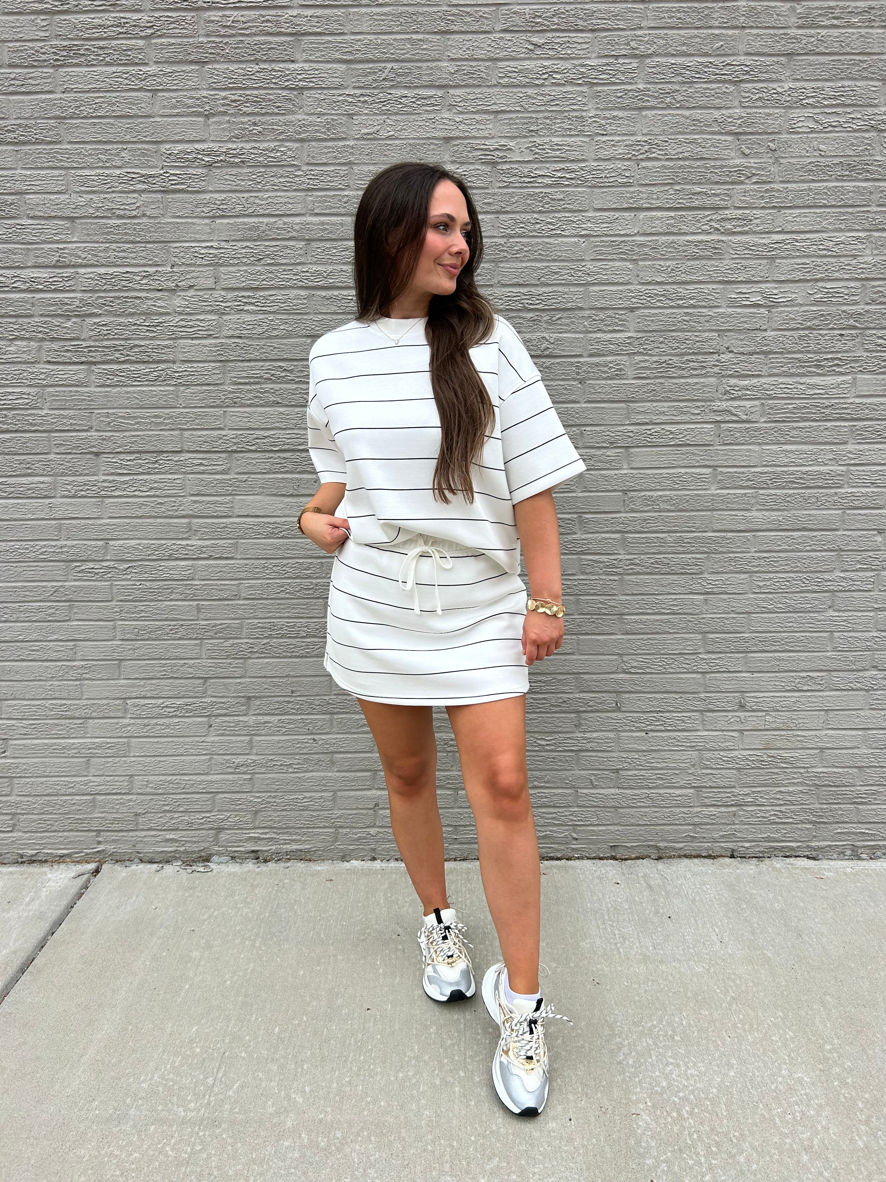 COURTSIDE STRIPE CREW NECK TEE