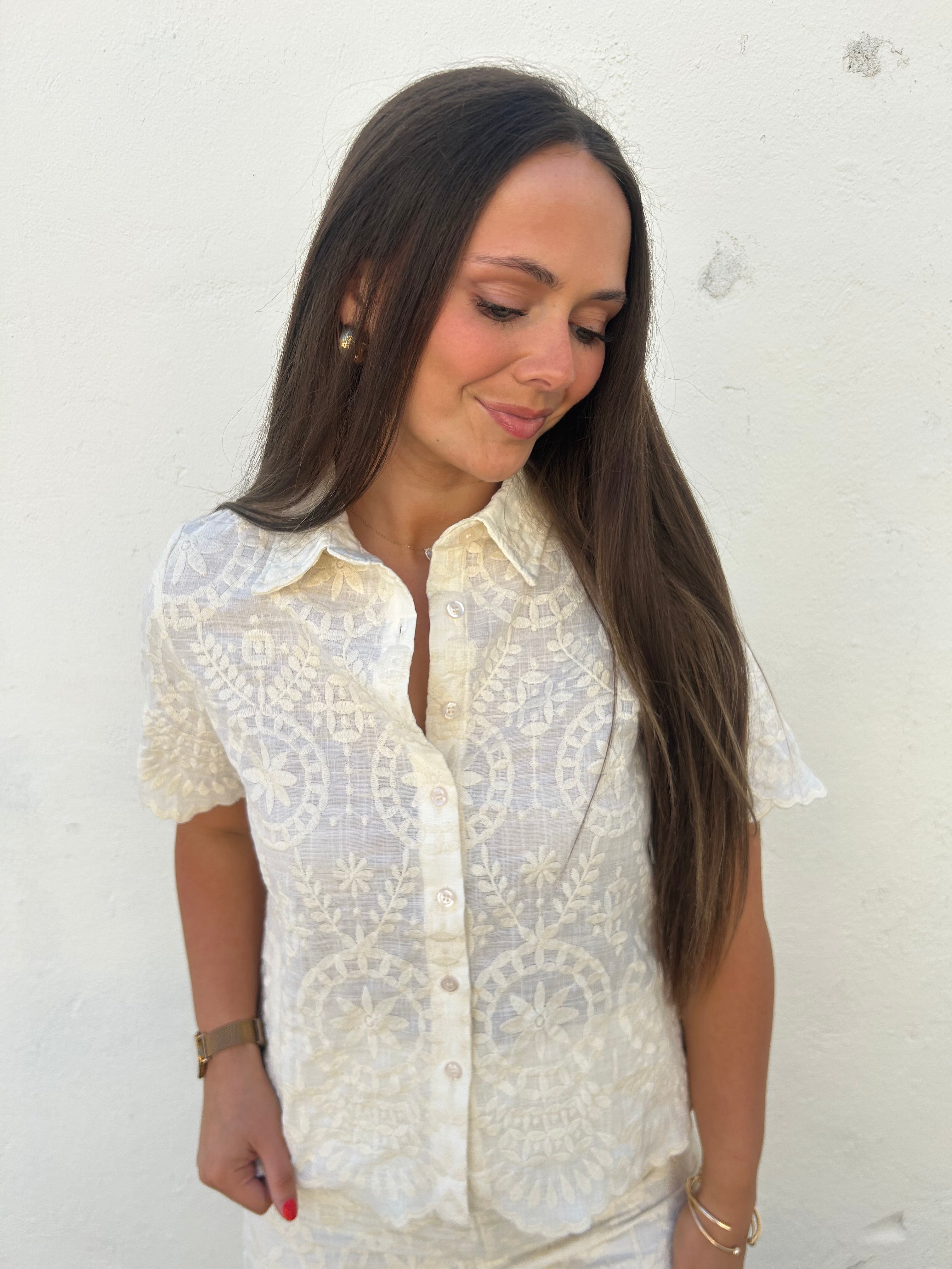 THE HEIRLOOM SCALLOP BUTTON DOWN