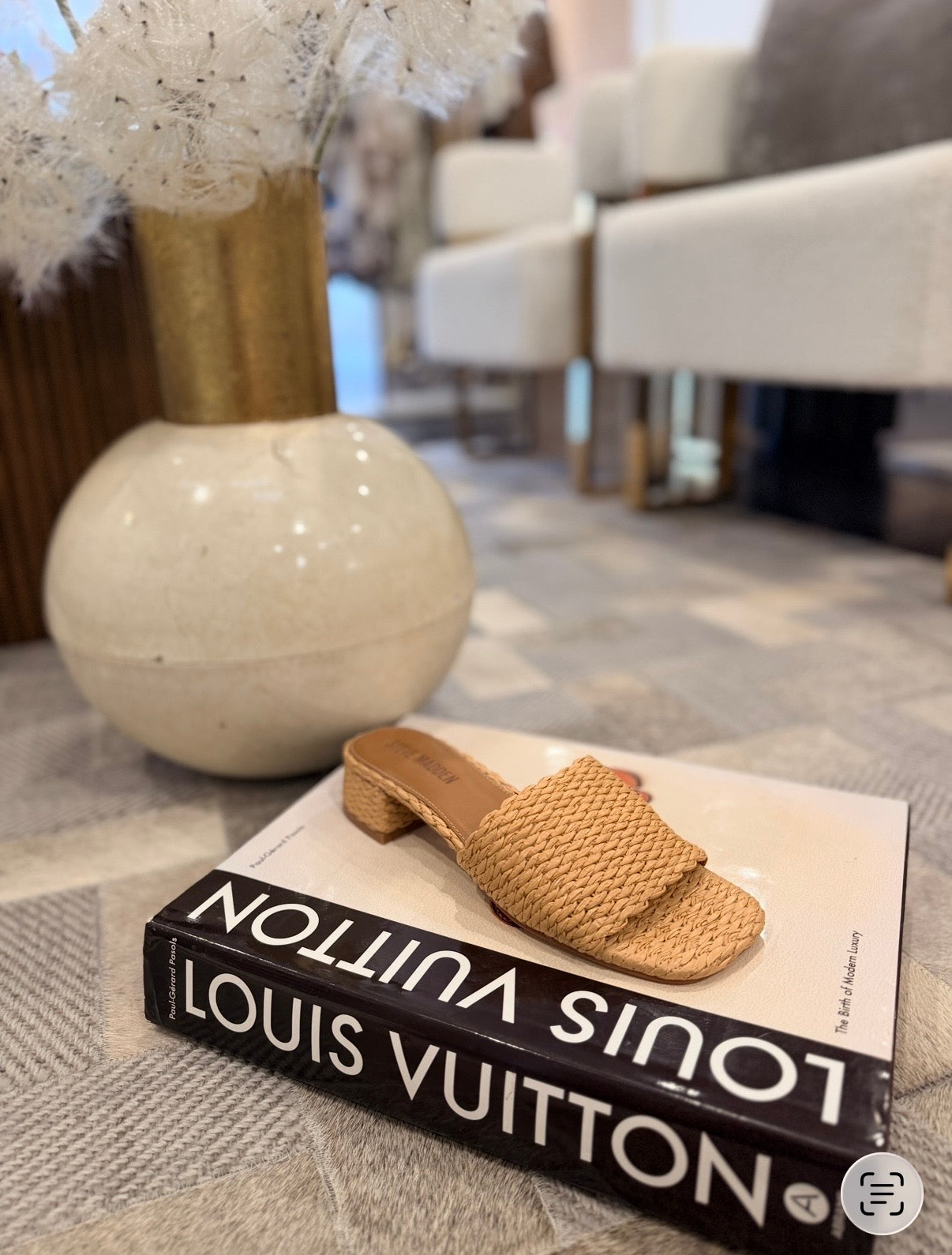 STEVE MADDEN | MONTGOMERY RAFFIA SLIDE