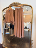 SOFT STRUCTURE BLOUSE IN MOCHA