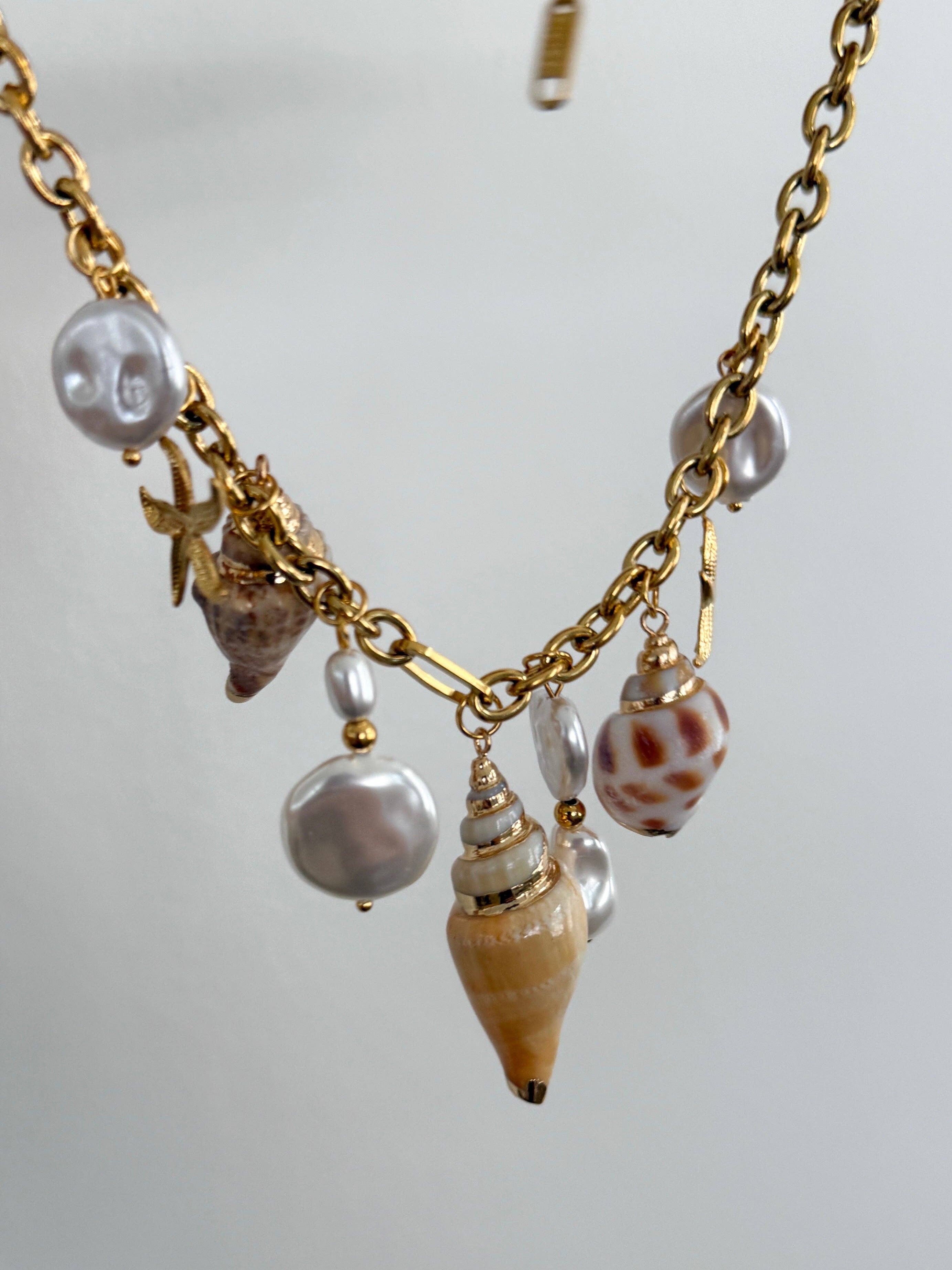 CHANSUTT PEARLS | SHELL CHARM NECKLACE