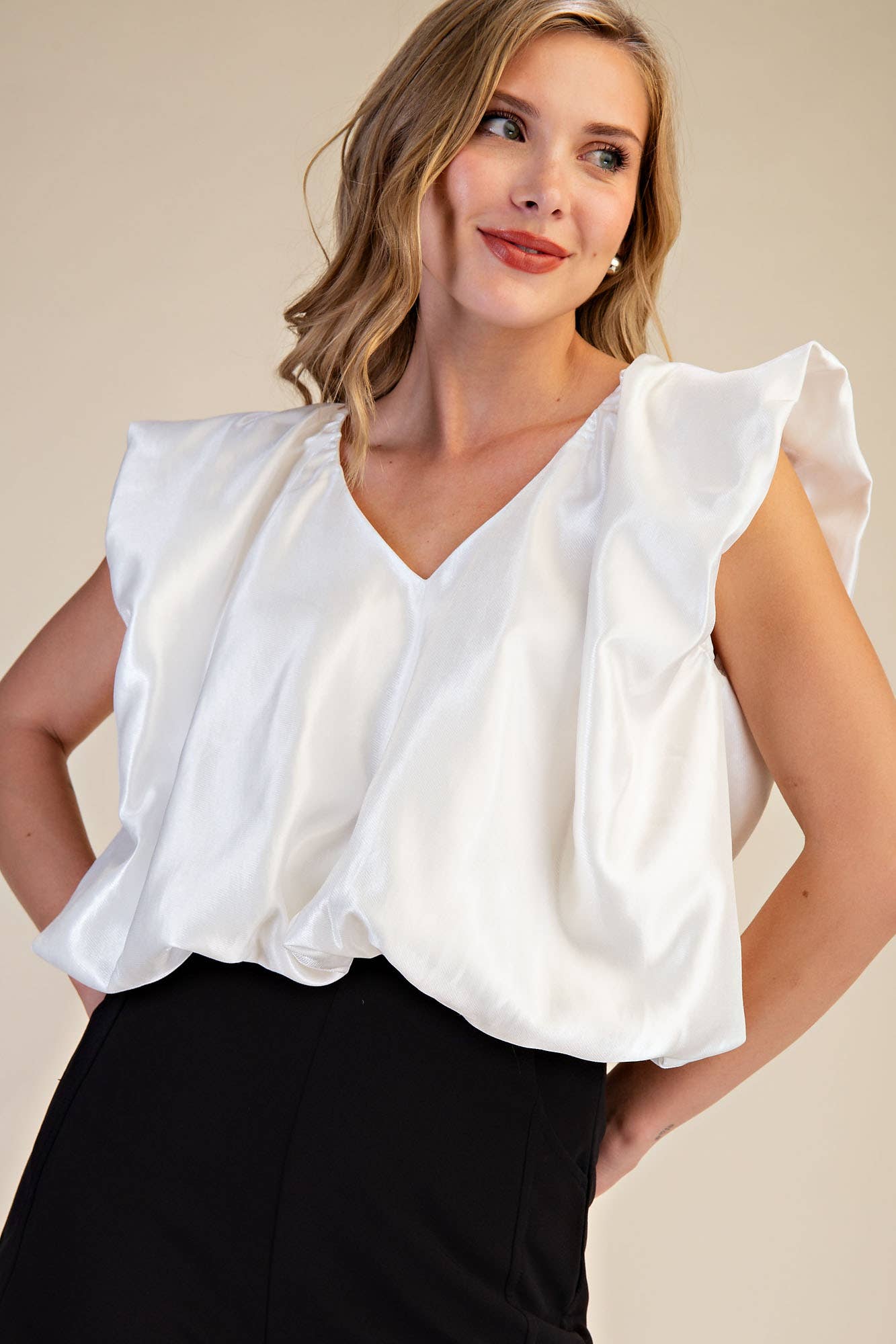GLAM | BUBBLE SLEEVE WHITE TOP
