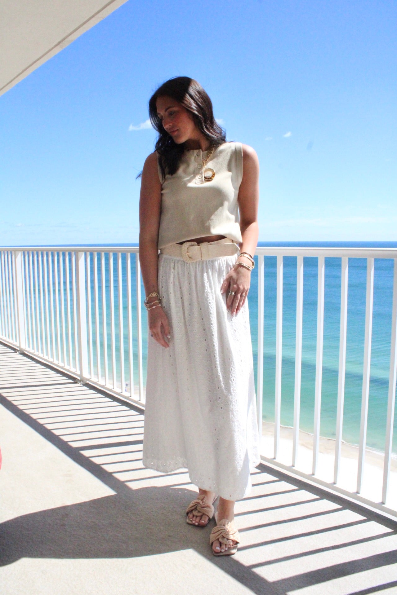 CURRENT AIR | THE ESSENTIAL SWEATER TANK IN LIGHT TAUPE