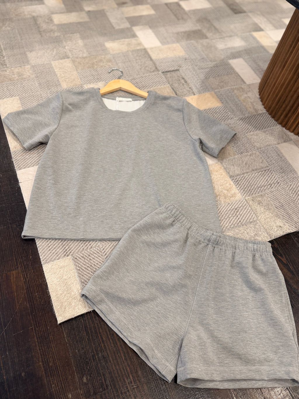 THE WEEKEND EASE SHORT | HEATHER GRAY