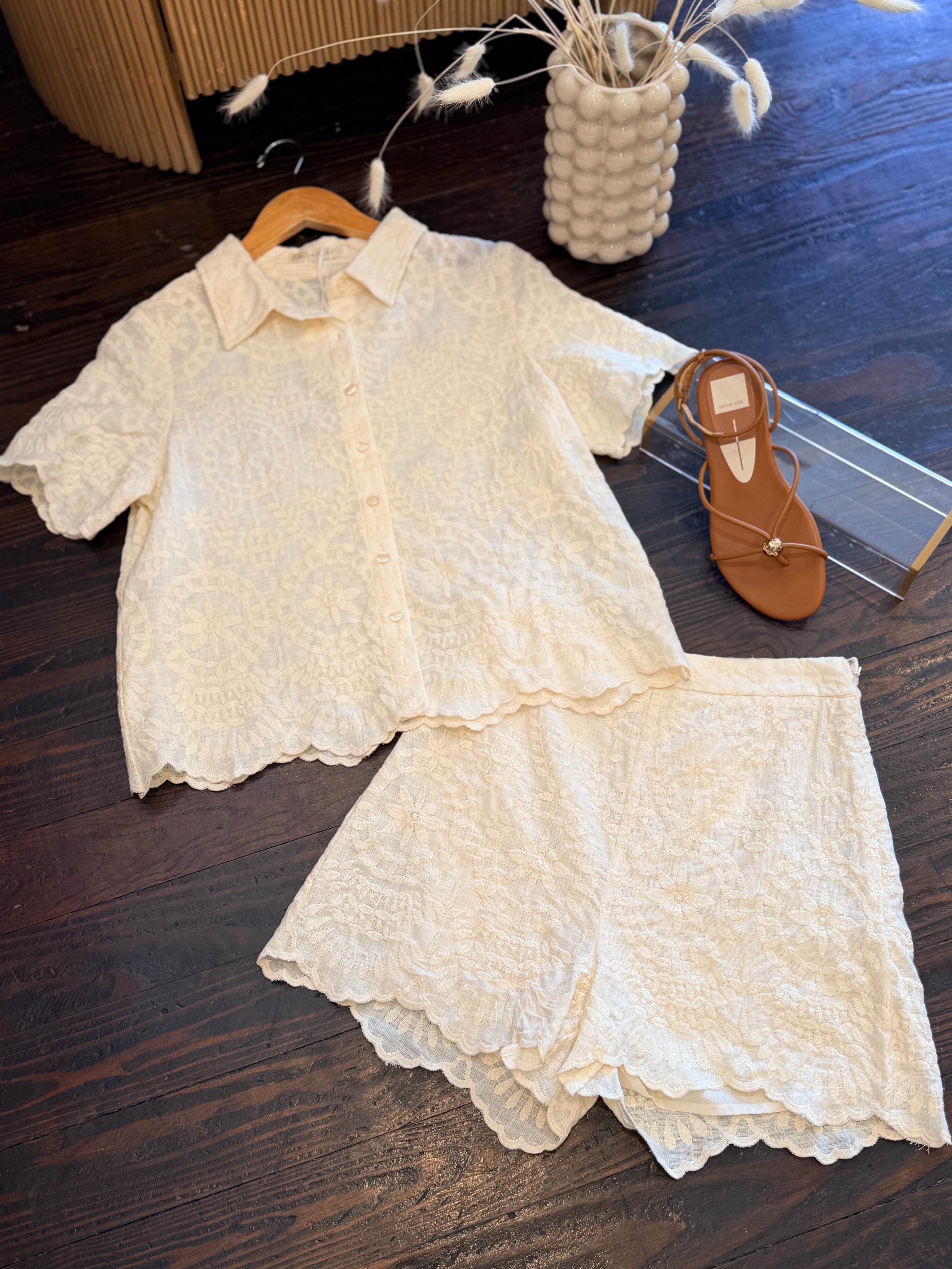 THE SCALLOPED CHARM SHORT