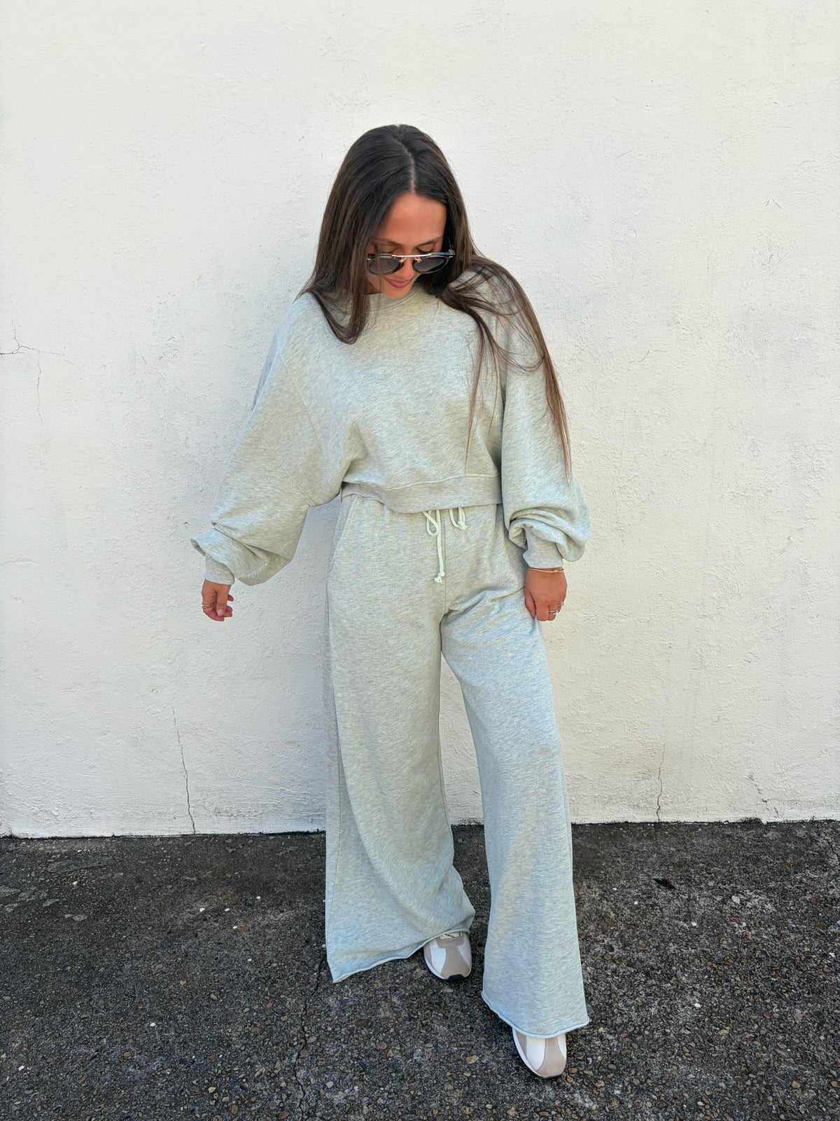 THE EVERYDAY CROPPED SWEATSHIRT
