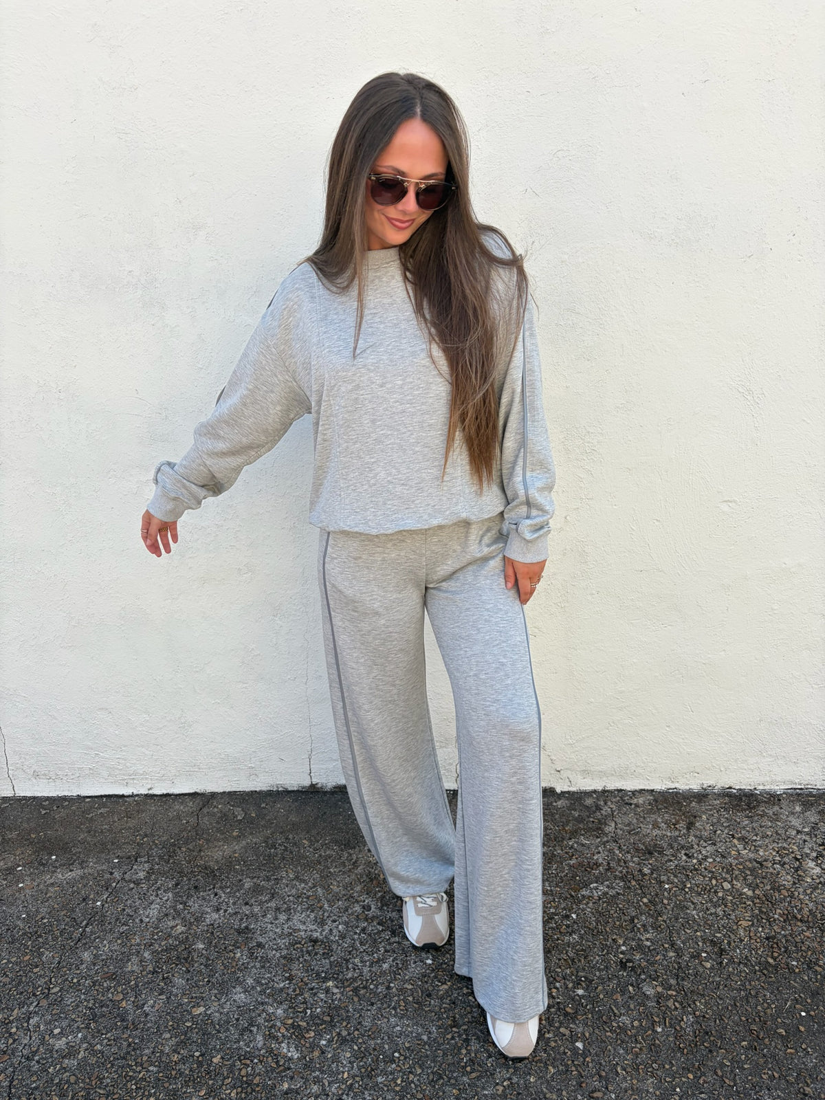 THE PORTER CONTRAST SEAM SWEATSHIRT