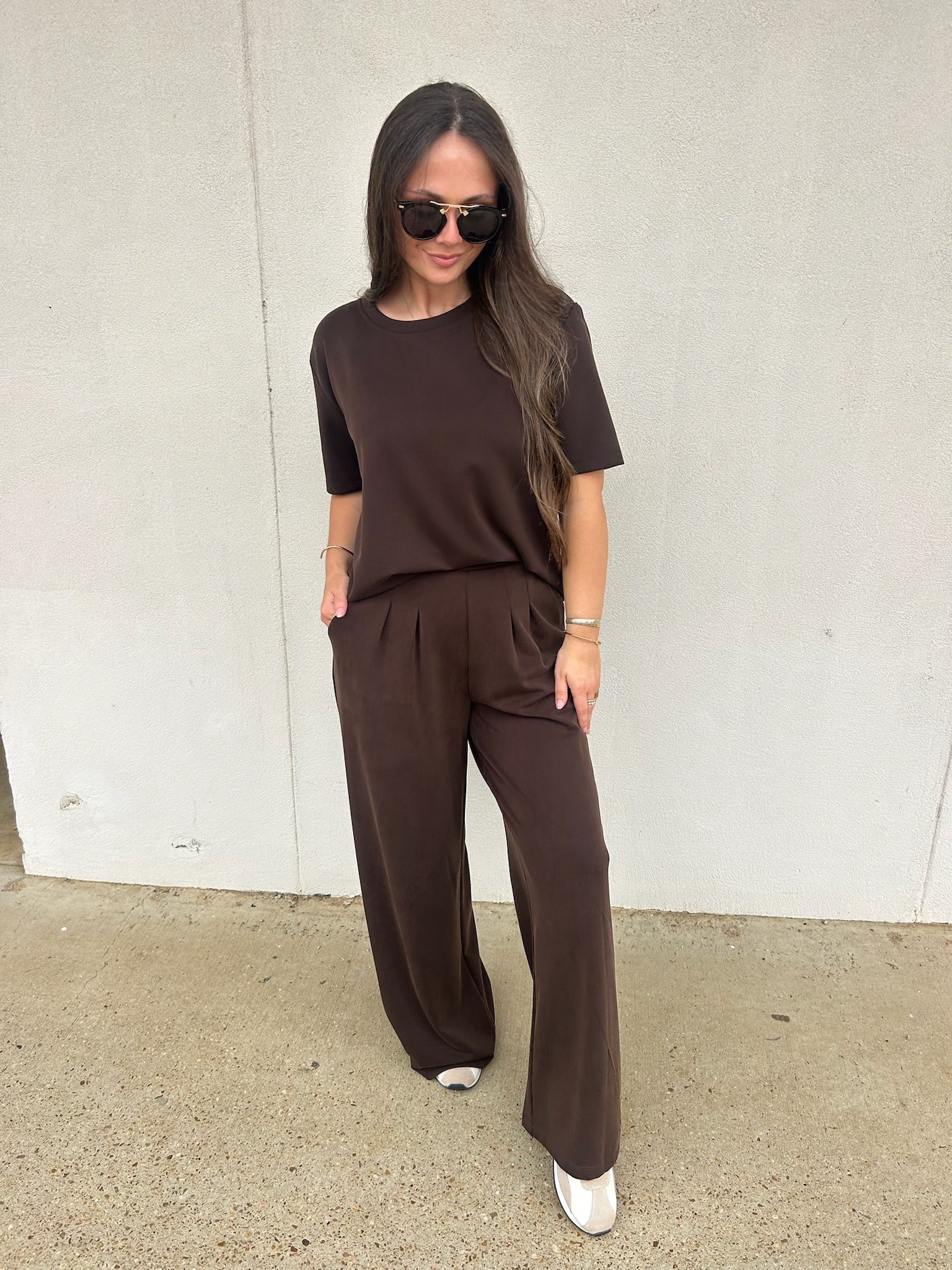 ELLE GREY | EVERYDAY SOFT CREW TEE IN COFFEE BROWN