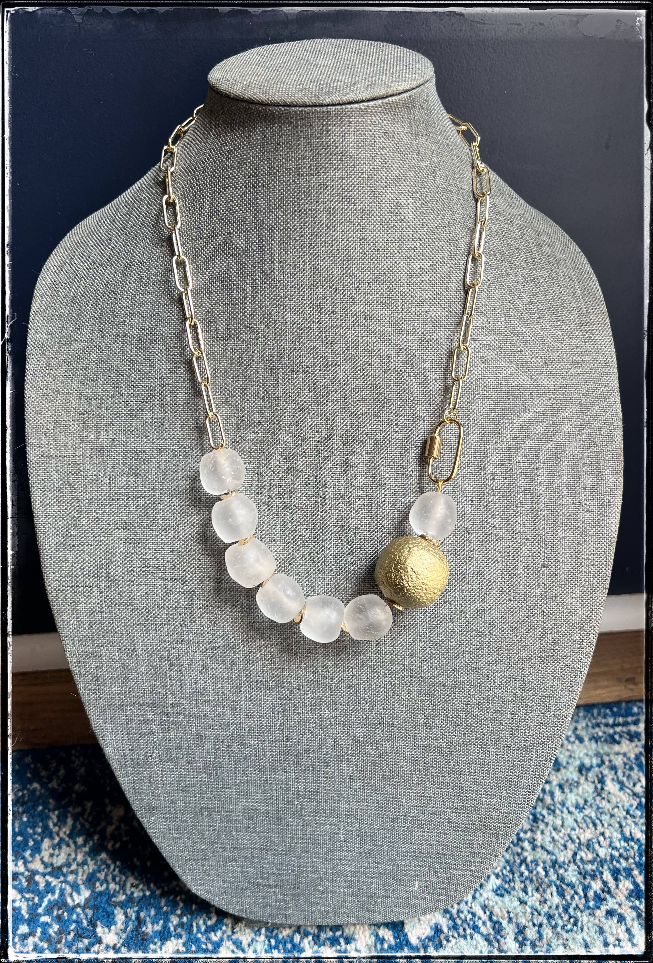 GENTRY BY JENNA | PAPERCLIP CHAIN GLASS BALL BEAD NECKLACE
