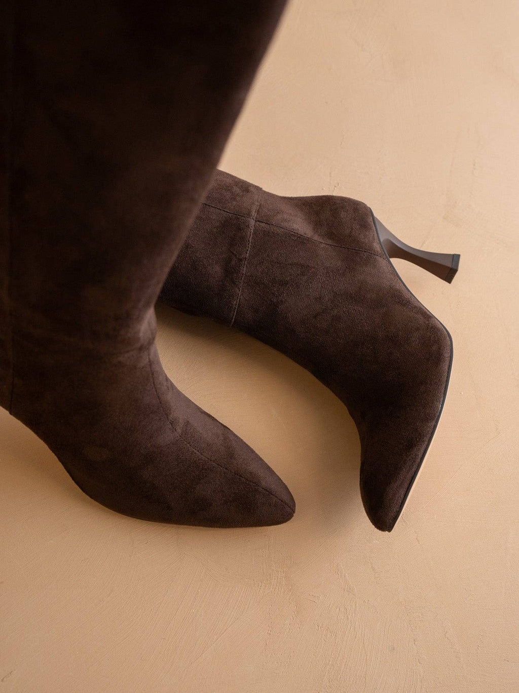 THE LEXINGTON SUEDE BOOT IN COFFEE