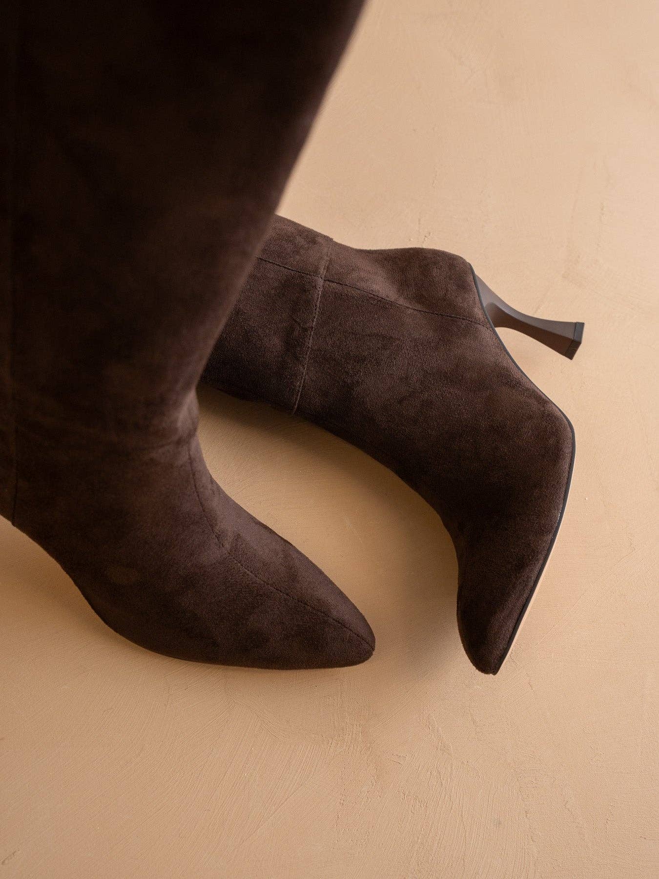 THE LEXINGTON SUEDE BOOT IN COFFEE