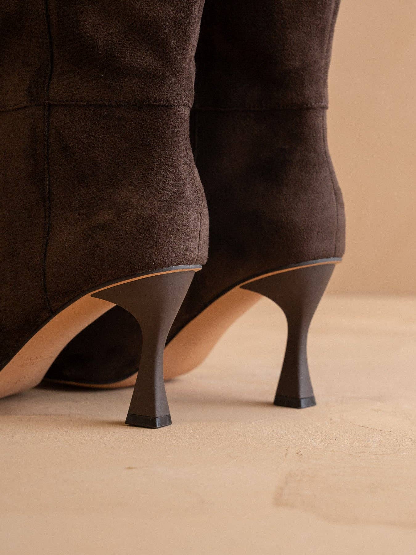 THE LEXINGTON SUEDE BOOT IN COFFEE